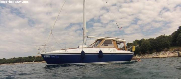 FERRETTI ALTURA 33